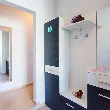 Gold & Silver * Brna